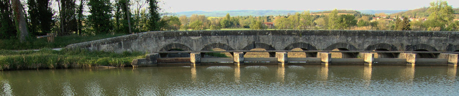 Un épanchoir insuffisamment connu sur le Canal du Midi : celui de Villepinte.